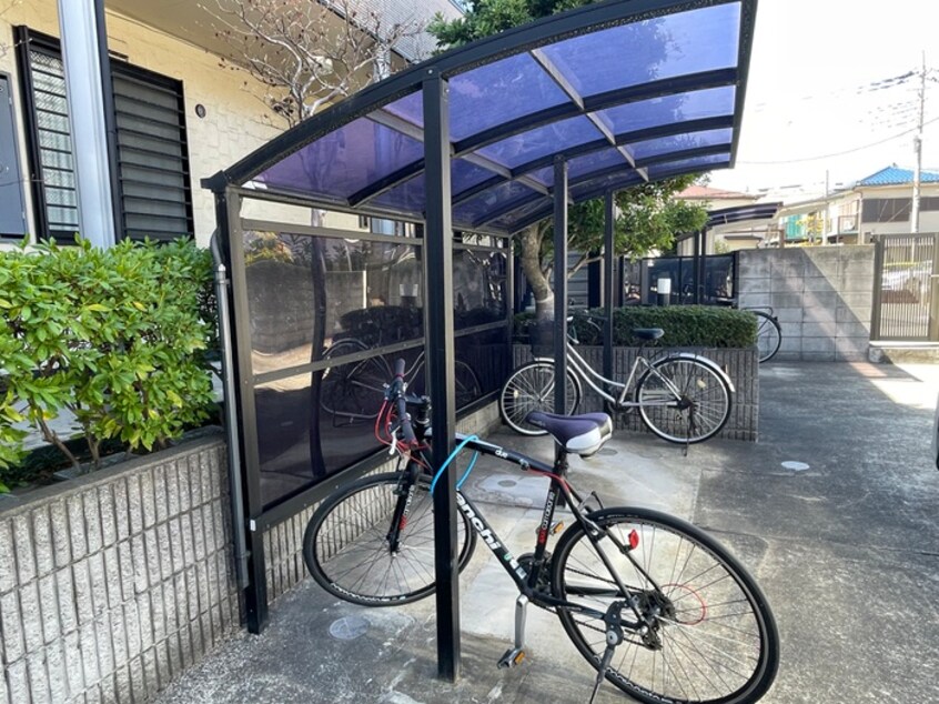 駐輪場 ア－バンハイツ谷塚