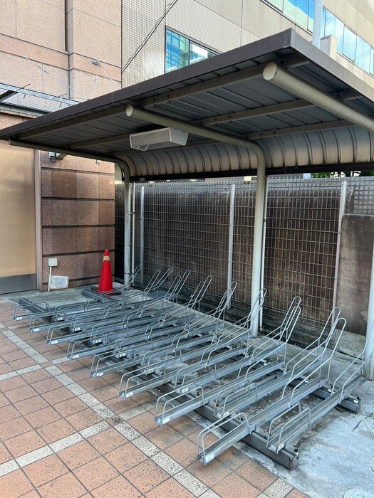 駐輪場 コンソラーレ本厚木