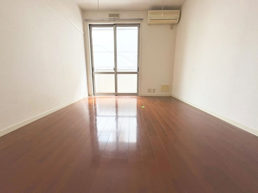 居室 リバ－ヴィレッジ