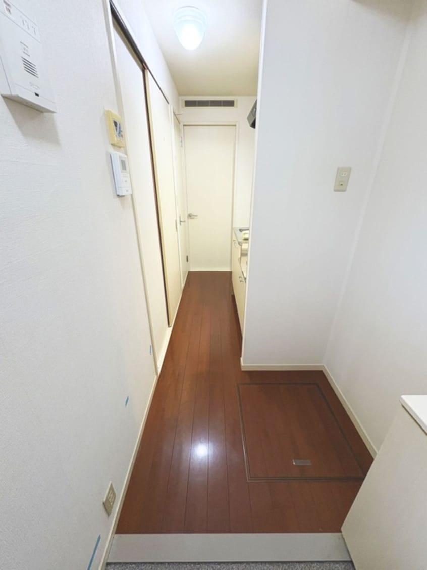 廊下 リバ－ヴィレッジ