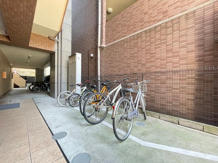 駐輪場 Belleviage Morishita