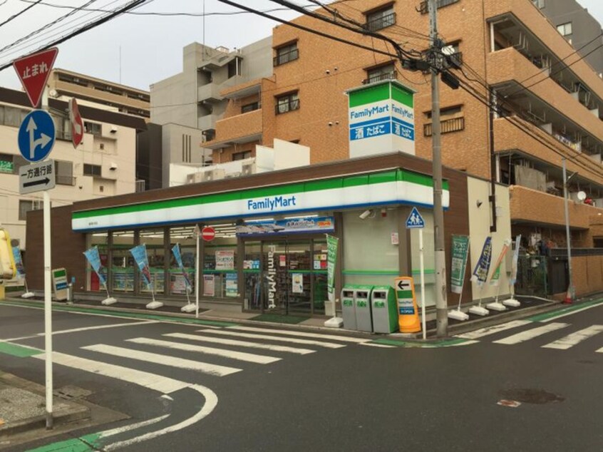 ファミリーマート横浜新川町店(コンビニ)まで166m ヴァンハウス吉野町(201)