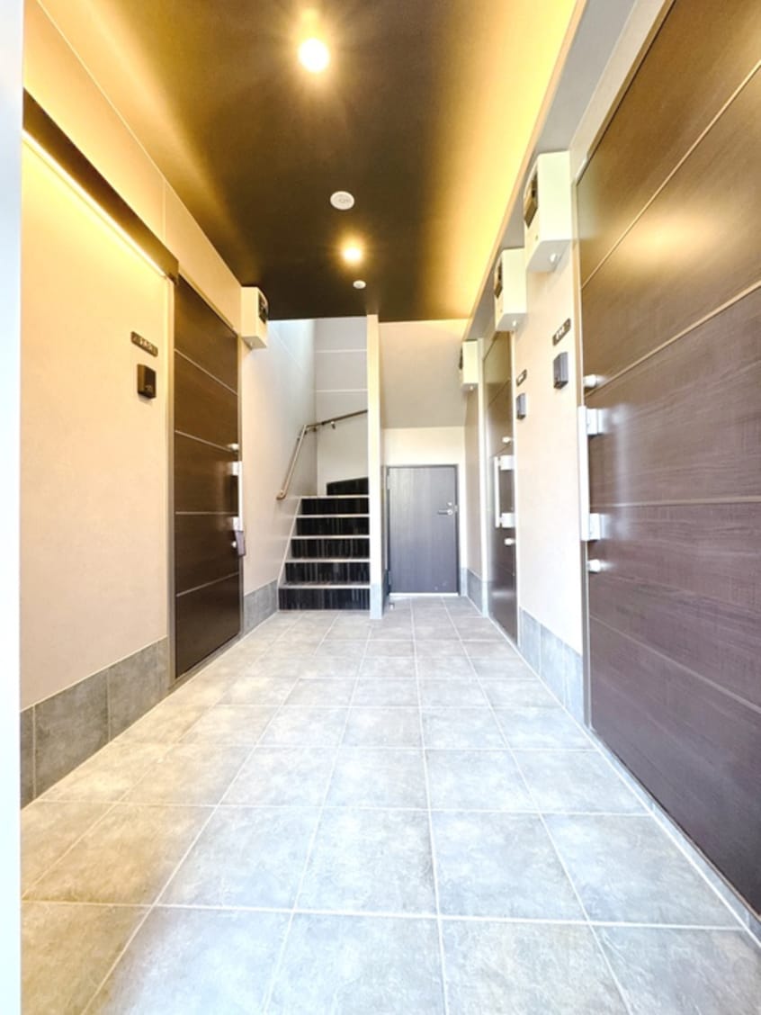 エントランス部分 ＬＡＲＧＯ　ＣＯＵＲＴ　Ⅰ