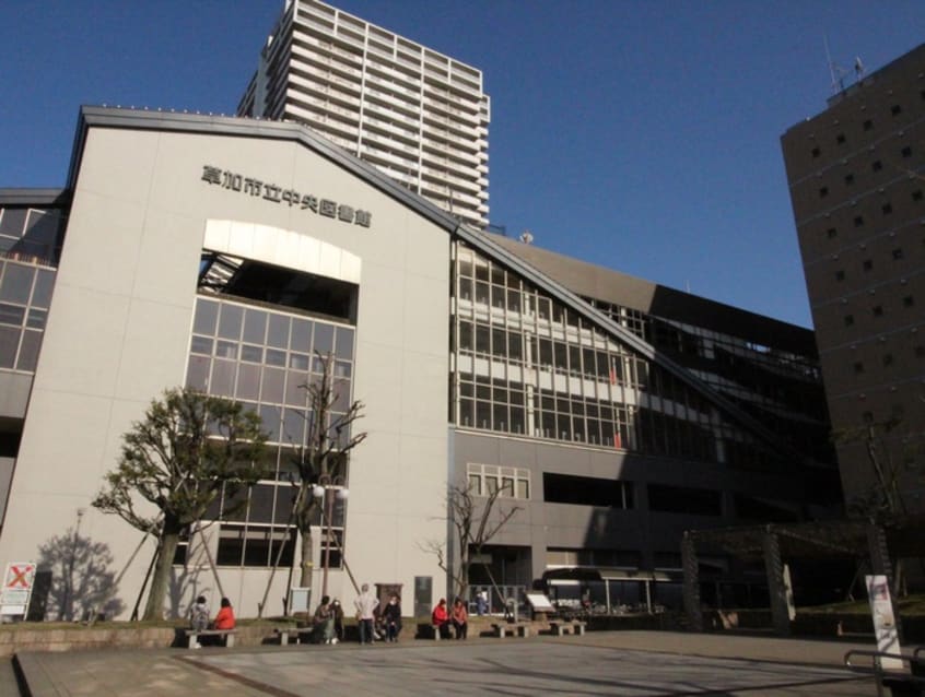 草加市立中央図書館(図書館)まで700m ＨＦ草加レジデンス