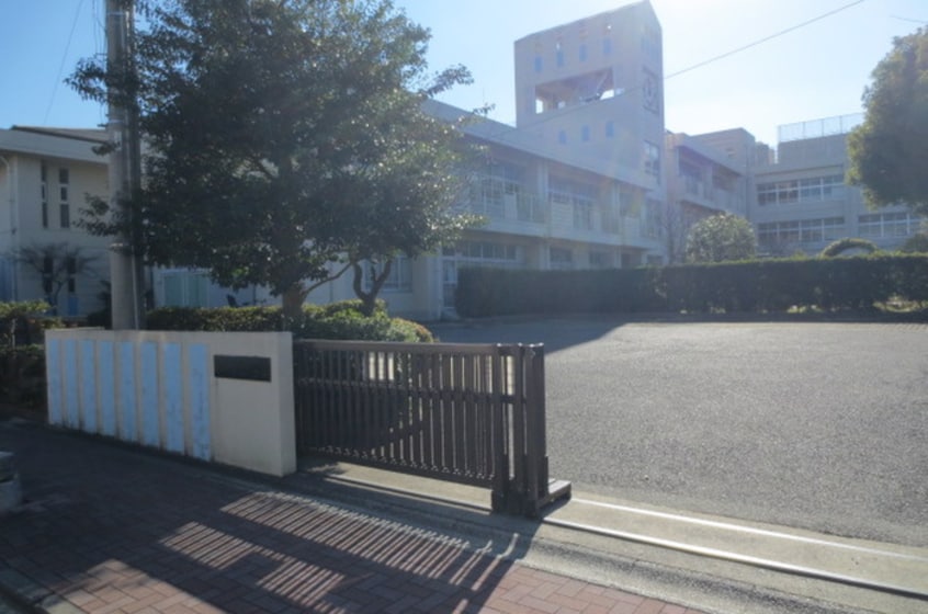 都筑小学校(小学校)まで357m ノ－ス清水