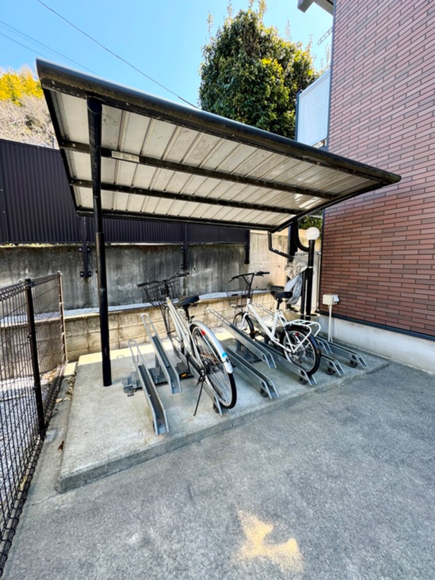 駐輪場 ルピナス湘南