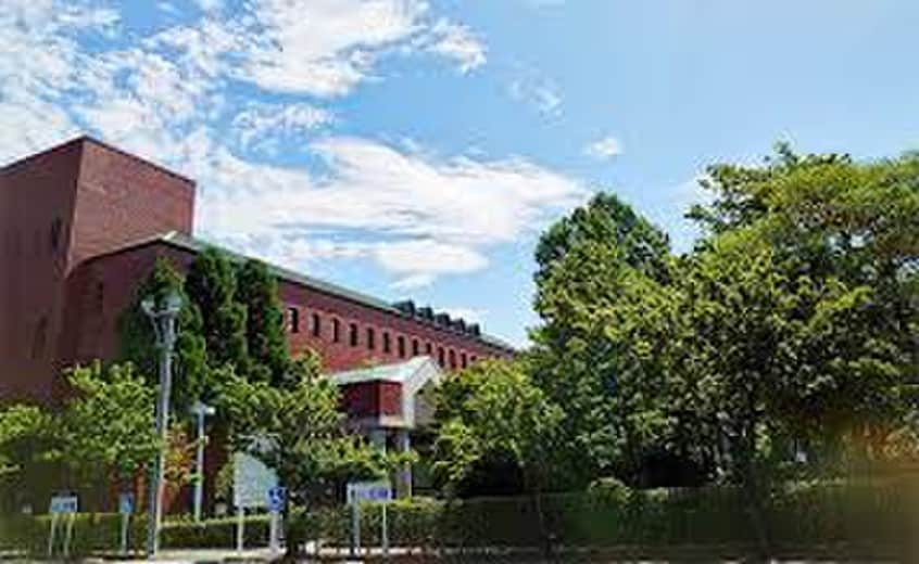 市立図書館(役所)まで230m ブルーメアイダ