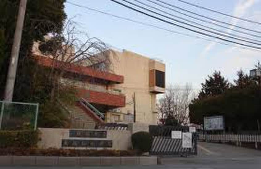 越谷市立東越谷小学校(役所)まで350m ブルーメアイダ
