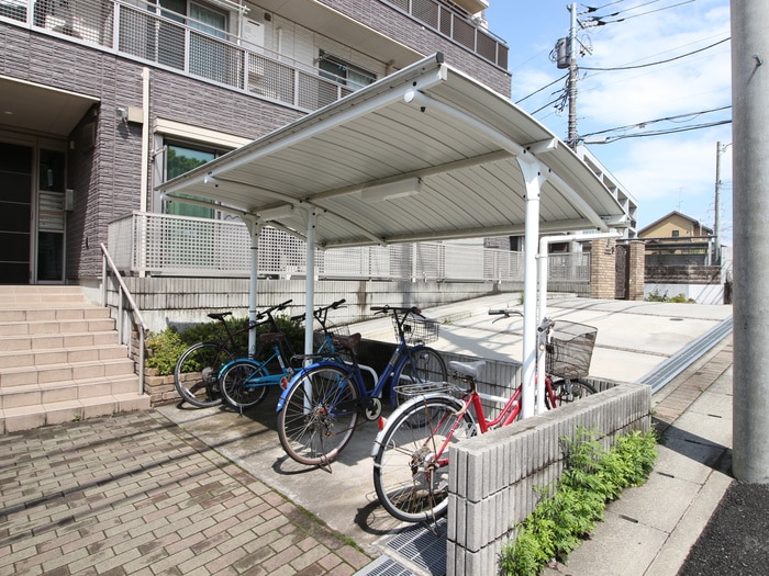 駐輪場 エクセレントクイーン