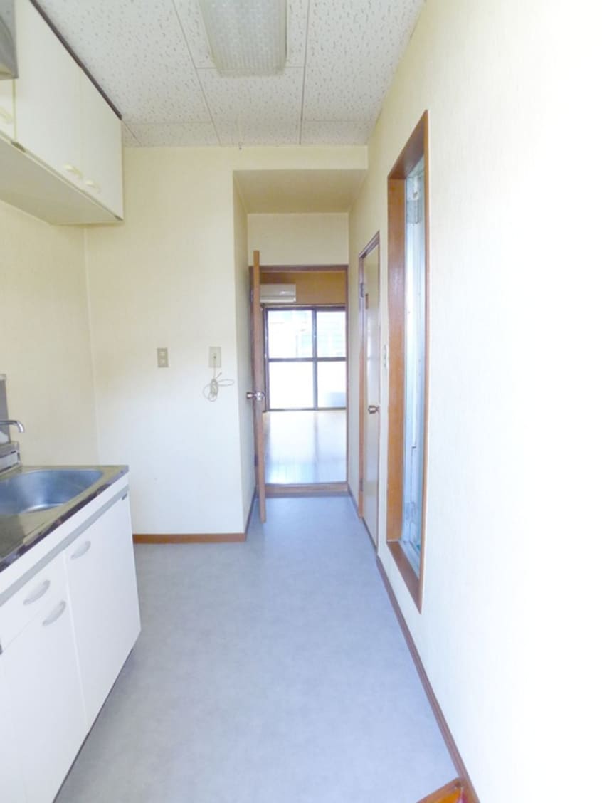 廊下 千裕ハイツ