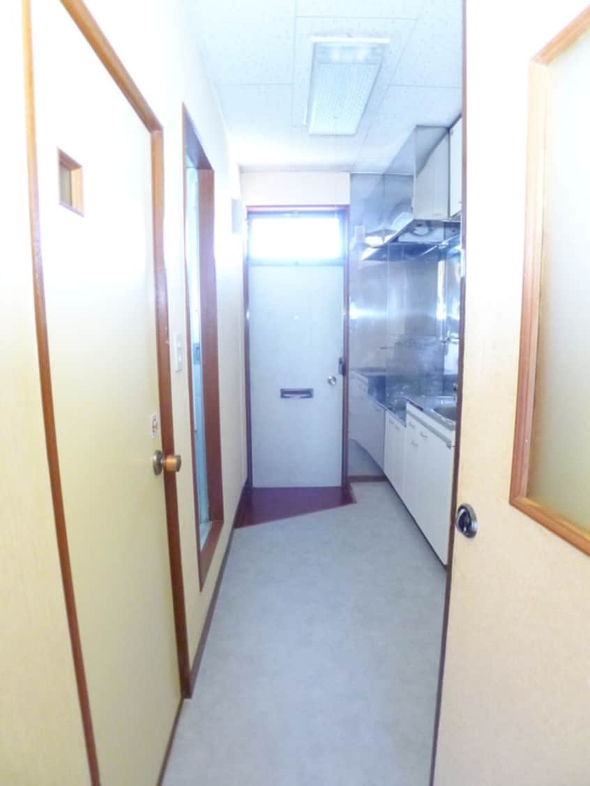 廊下 千裕ハイツ
