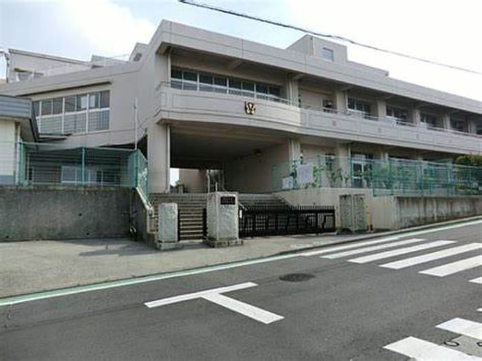 さちが丘小学校(小学校)まで260m スカイハイツ希望が丘Ａ