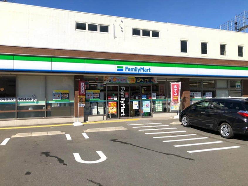 ファミリーマート(コンビニ)まで650m スカイハイツ希望が丘Ａ