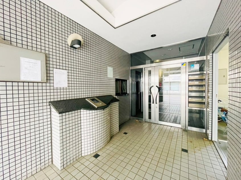 エントランス部分 ＲＩＳ国立ヴィレッジ