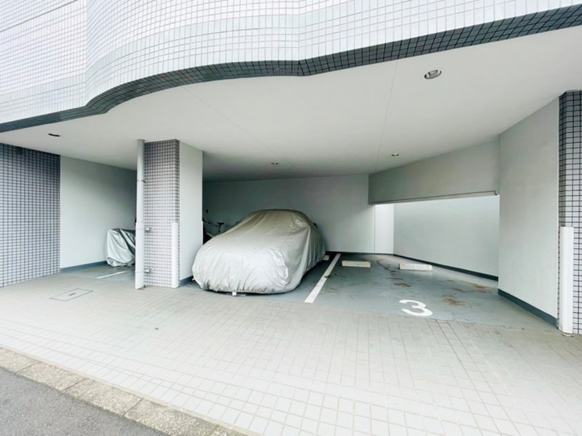 駐車場 ＲＩＳ国立ヴィレッジ