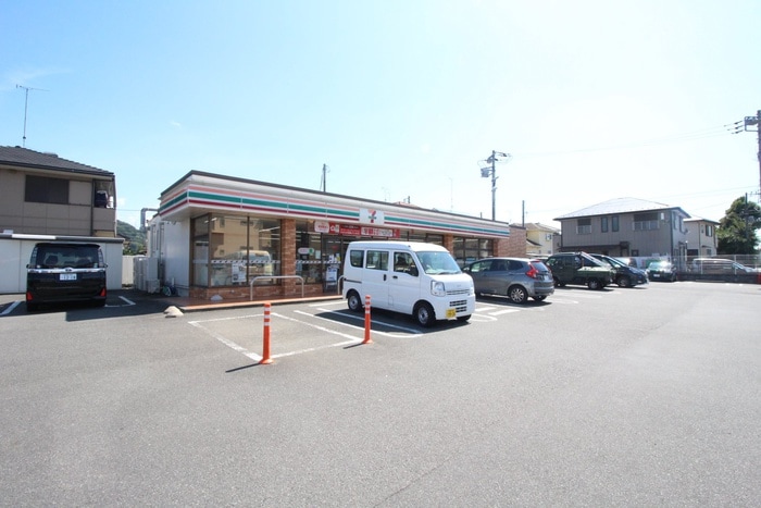 セブンイレブン別堀店(コンビニ)まで450m 北の前ハイツ