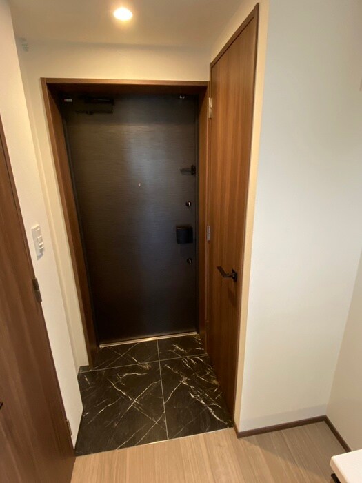 玄関 コンポジット渋谷本町