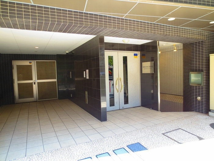 エントランス部分 ﾚｶﾞﾘｱﾀﾜｰﾚｼﾞﾃﾞﾝｽ(201)