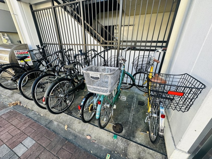駐輪場 プティオリヴィエ