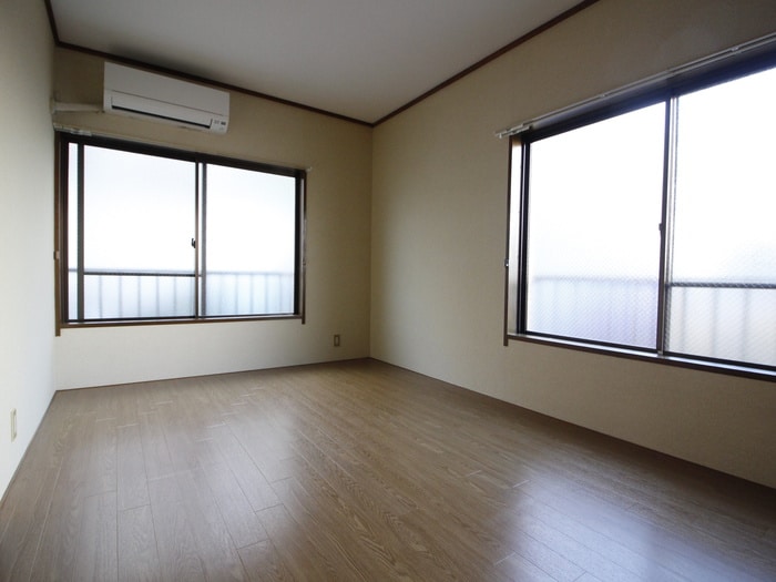 室内からの展望 リリ－オブザバレ－