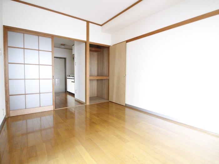 内観写真 リリ－オブザバレ－