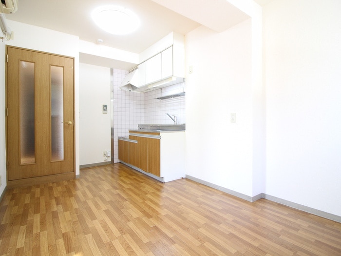 居室 コンフォ－ル川和