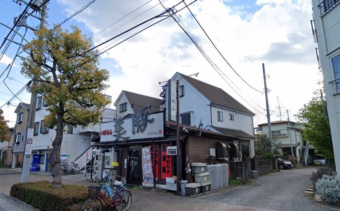 つけめん美豚(その他飲食（ファミレスなど）)まで600m フラッツ藤