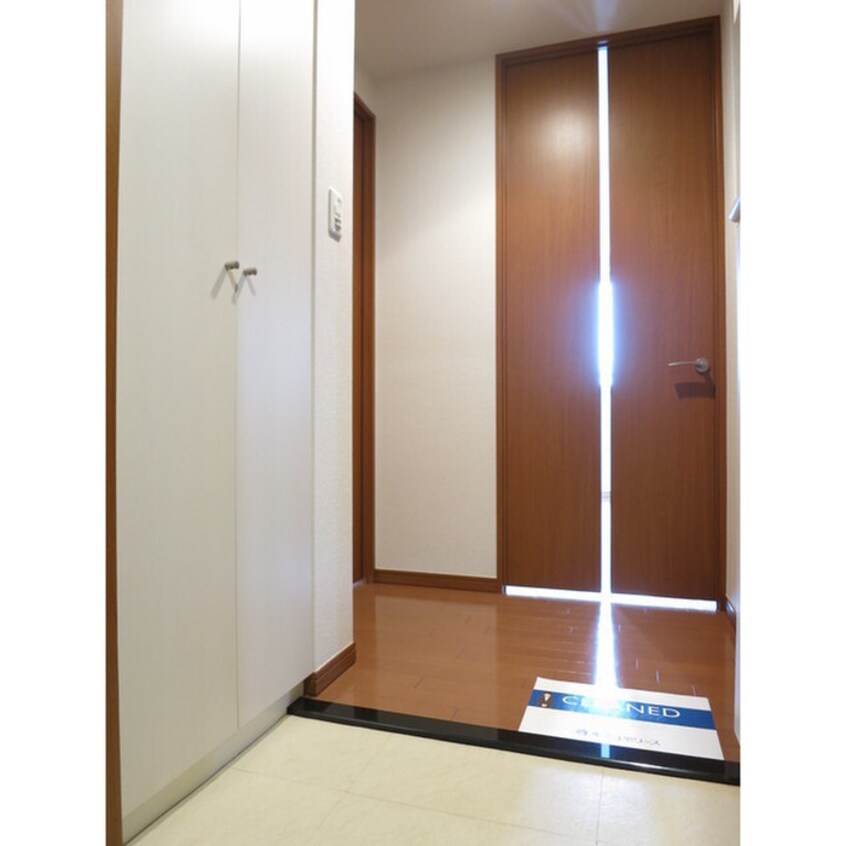 玄関 コンフォリア下北沢