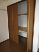 収納 ドエルカルミアＢ