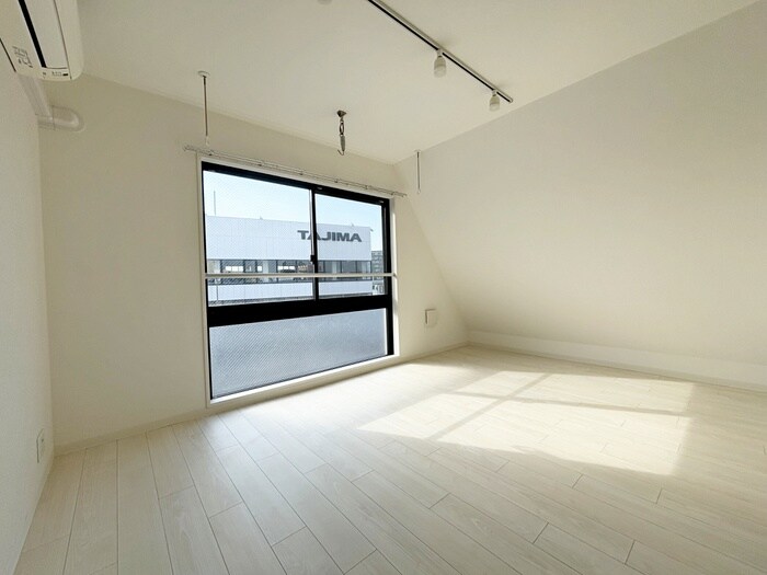 居室 コンフォシード東坂下