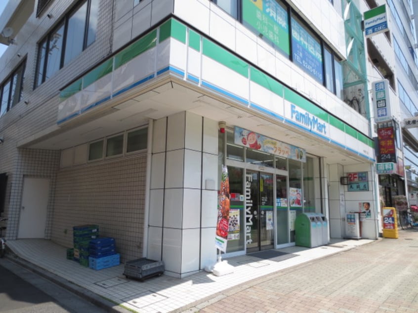 ファミリーマート(コンビニ)まで135m ＥＪアパートメント