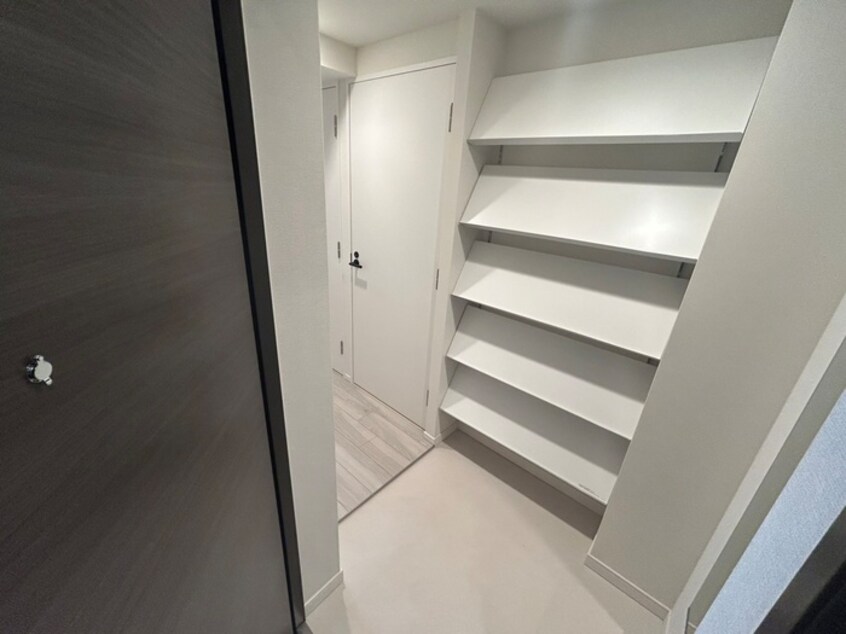 靴箱 ﾌﾟﾗｳﾄﾞﾌﾗｯﾄ日本橋馬喰町