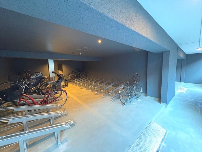 駐輪場 コンフォリア竹ノ塚イースト