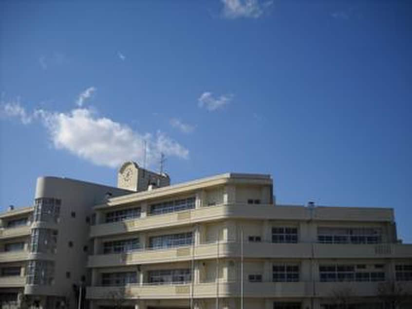 横浜市立恩田小学校(小学校)まで600m ｾﾝﾁｭﾘｰﾊｲﾑすみよし台Ⅲ