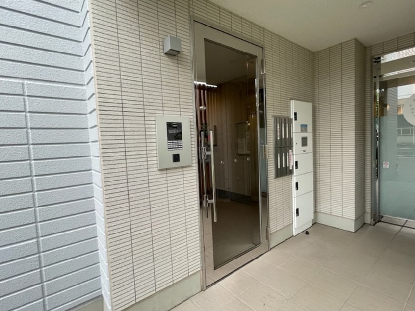 エントランス部分 マノワールⅢ