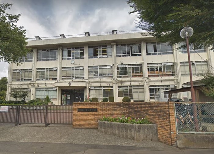 清新中学校(中学校/中等教育学校)まで629m アルデールマンション