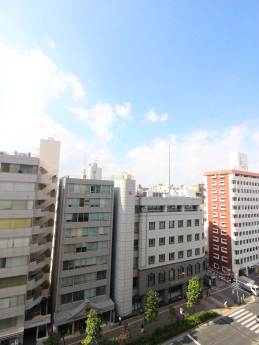 室内からの展望 ｺﾝﾌｫﾘｱ東新宿ｽﾃｰｼｮﾝﾌﾛﾝﾄ