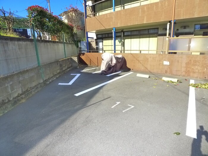 バイク置き場 第三稲荷台ハイツ