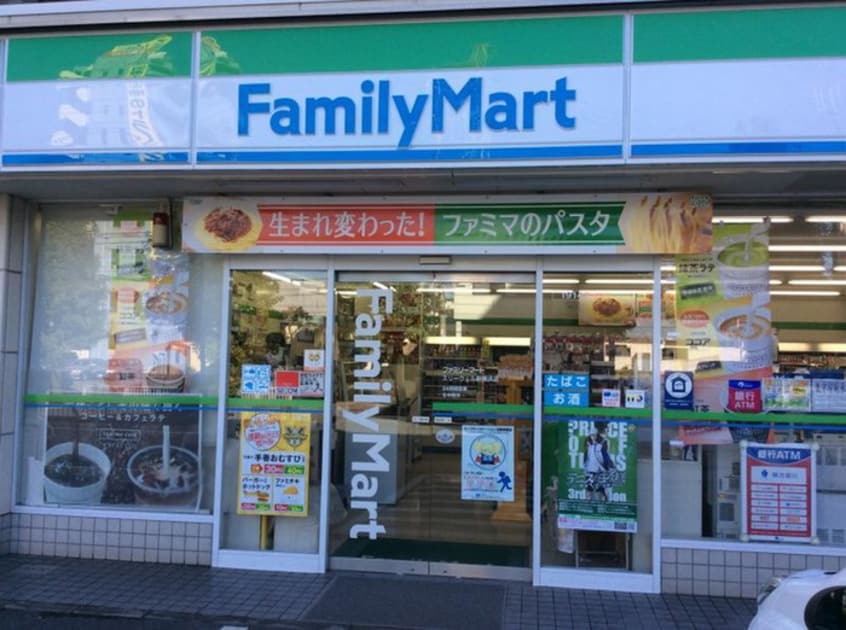 ファミリーマートスリーウェル新横浜店(コンビニ)まで400m ライオンズプラザ新横浜（406）