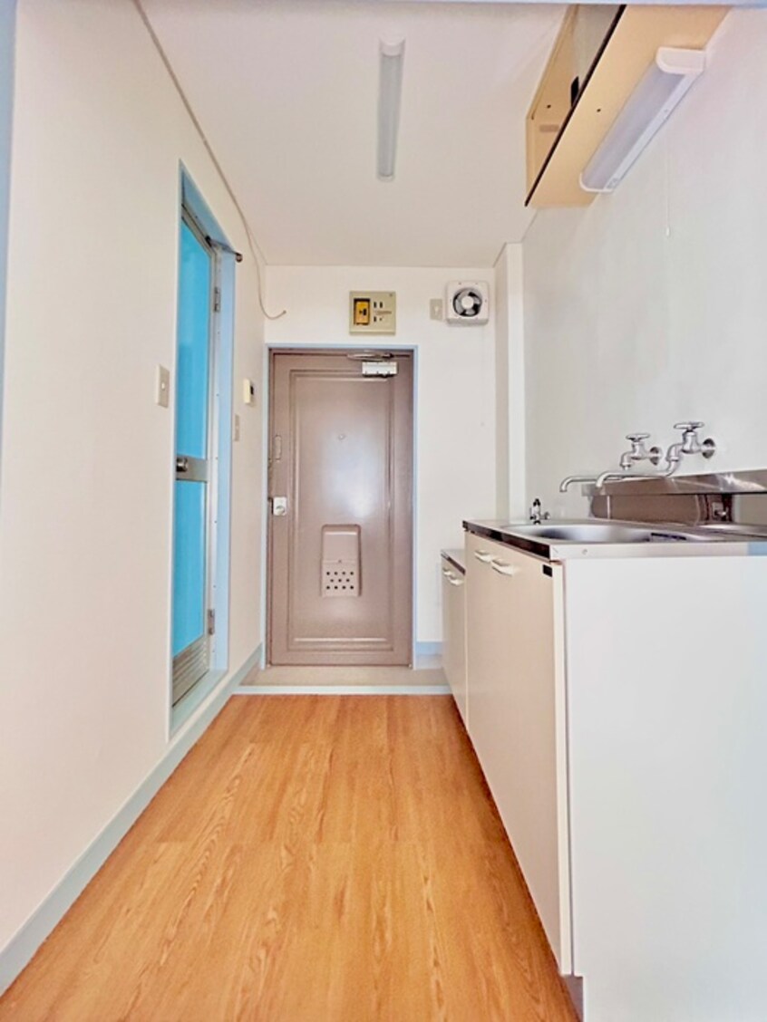 廊下 アゼリア鷺沼