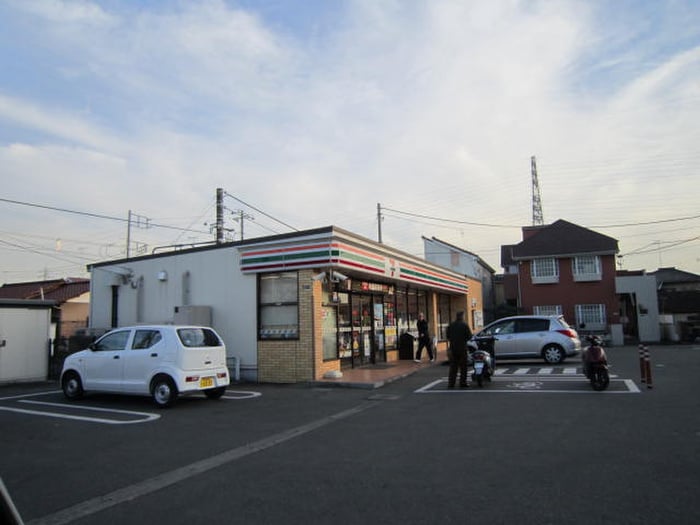 セブンイレブン 茅ヶ崎香川4丁目店(コンビニ)まで317m Forest茅ヶ崎