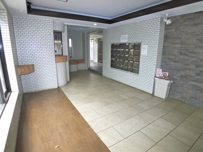 エントランス部分 ハイツ浦安