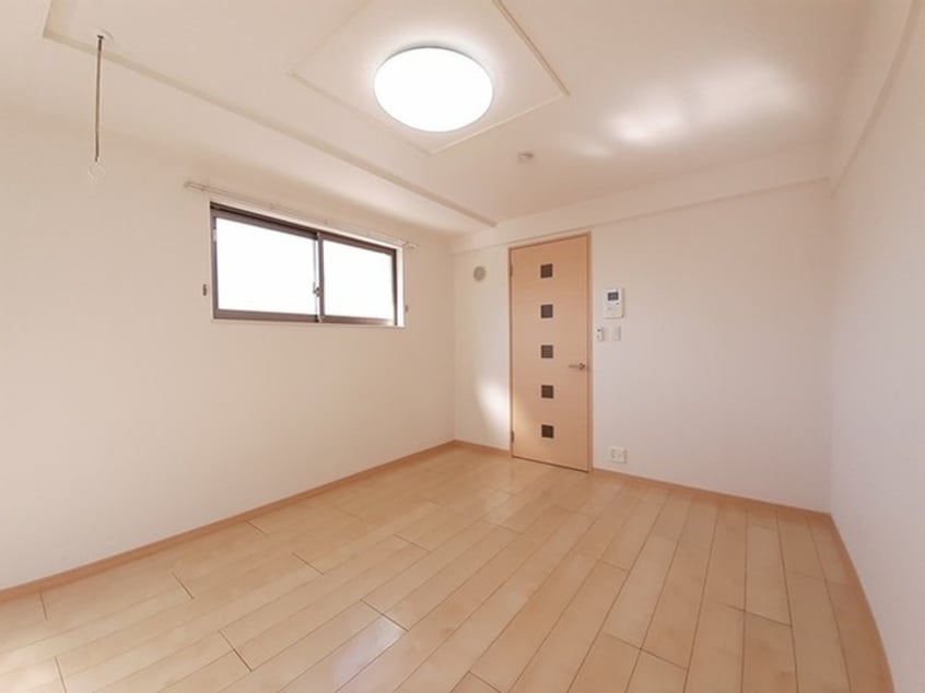 居室 トレス中田