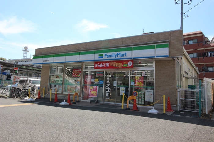 ファミリーマート横浜鴨居駅前店(コンビニ)まで280m リヴァ－ジュ新横浜