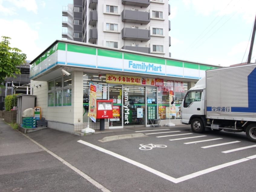 ファミリーマート(コンビニ)まで600m エクセル青葉