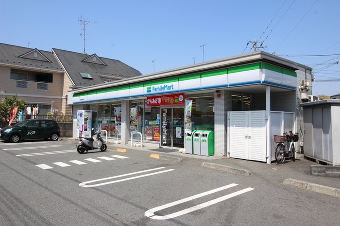 ファミリーマート都筑梅田橋店(コンビニ)まで419m ベイルーム横浜鴨居