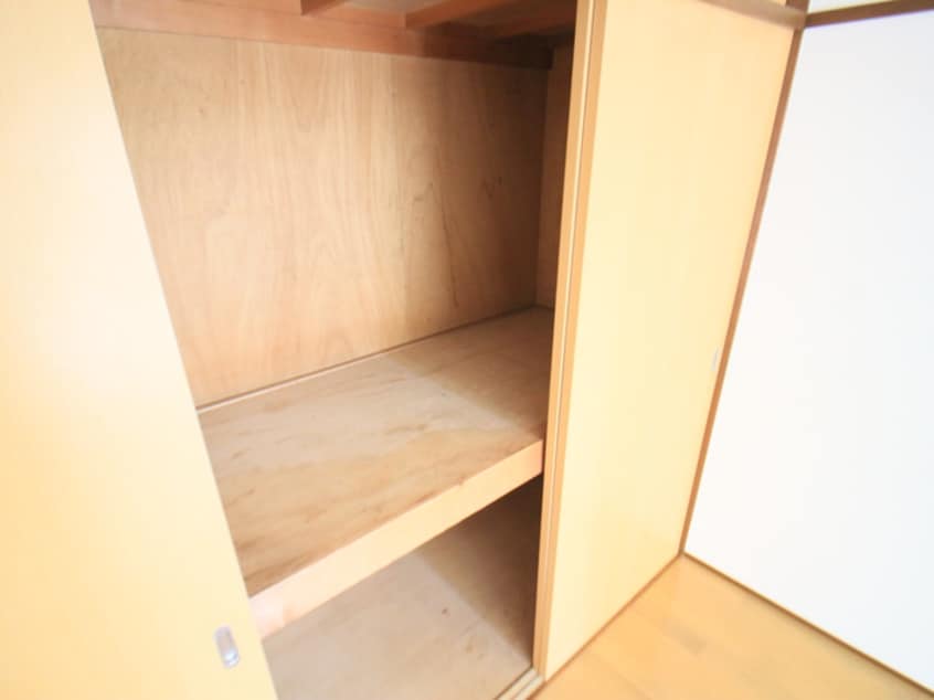 収納 サンハイム新富