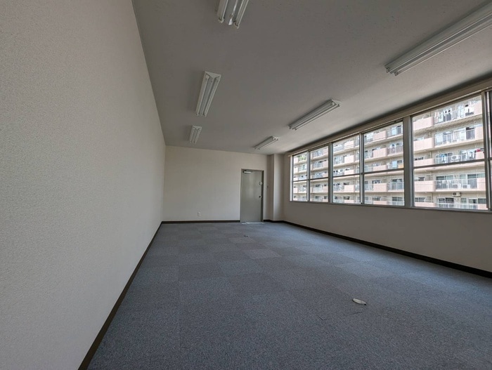 居室 マキタビル