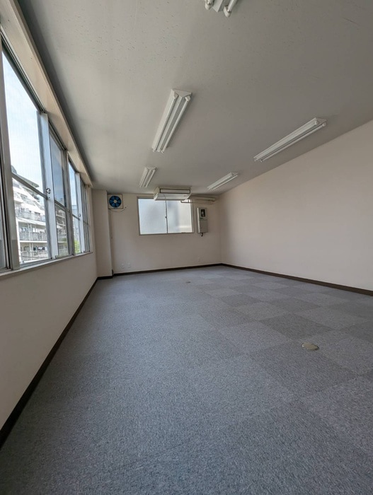 居室 マキタビル