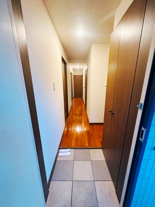 玄関 リベルテ・メノユ